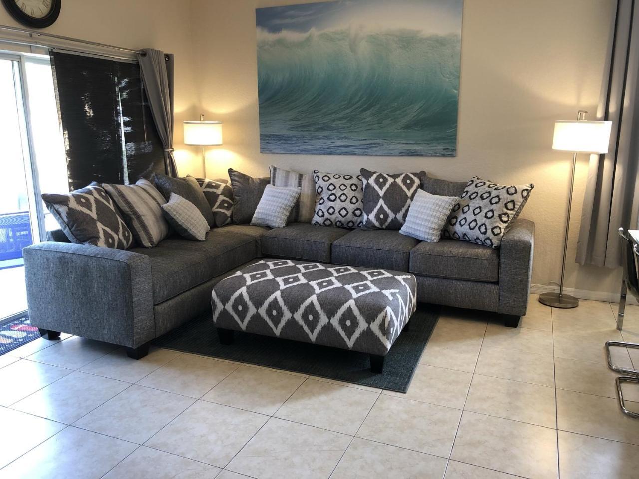 Regal Palms & 302 Apartment *