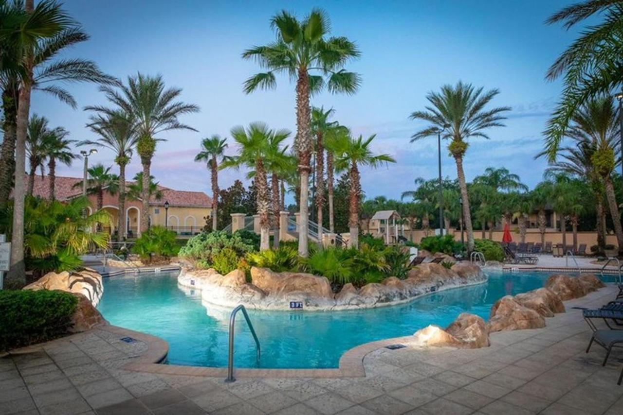 Regal Palms & 302 *