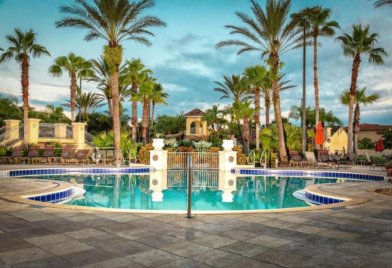Regal Palms & 302 Apartment *