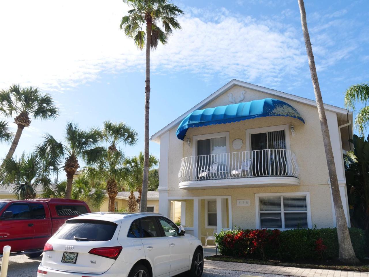 The Sea Spray Motel 4*