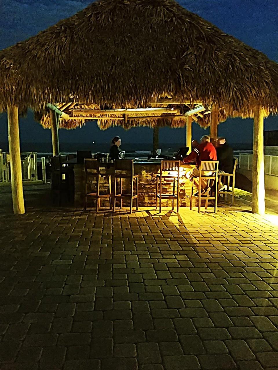 Emerald Shores - Daytona Hotel