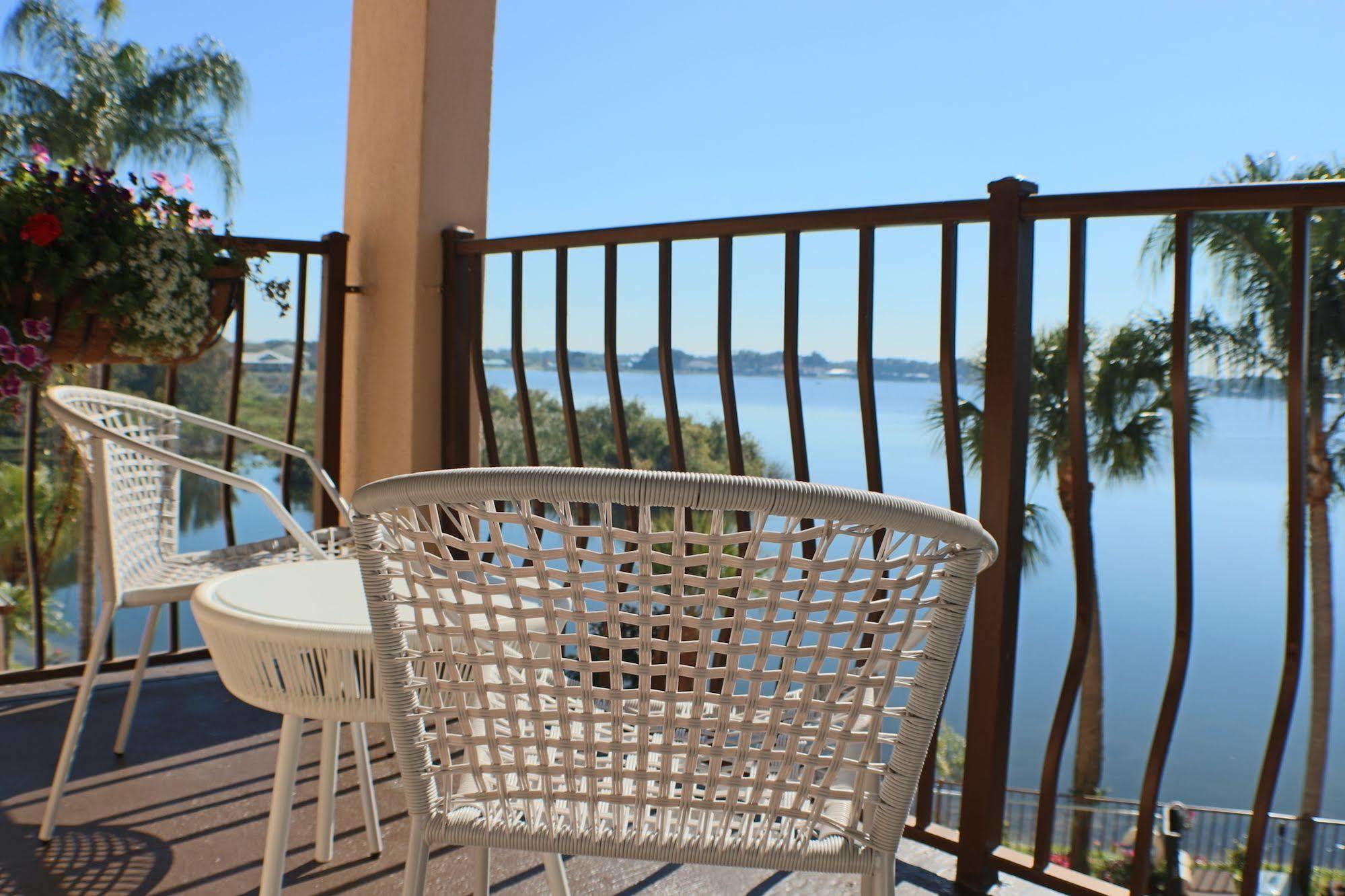 Hotel On The Lakes 3*