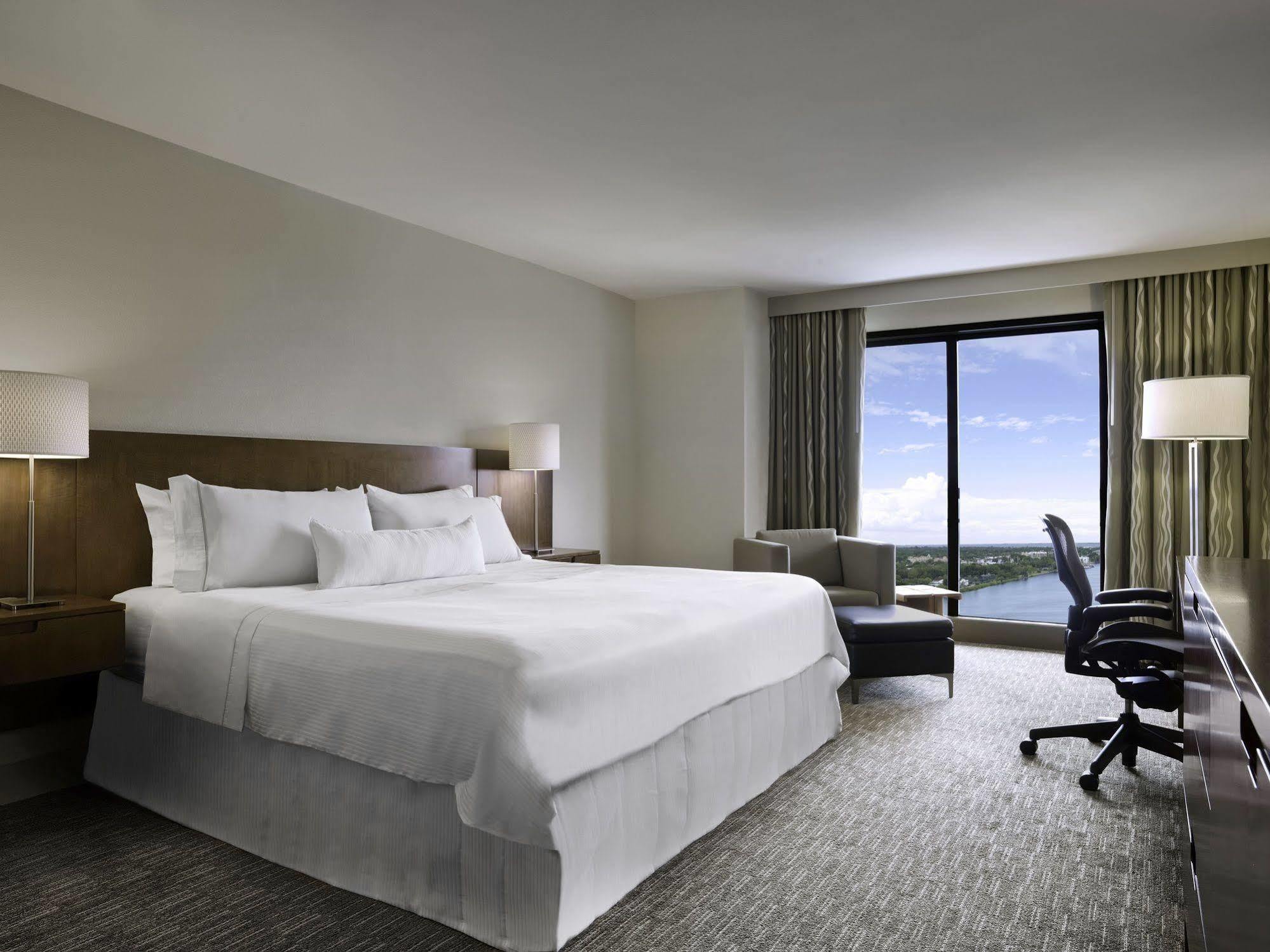 Hotel The Westin Waterside 4*