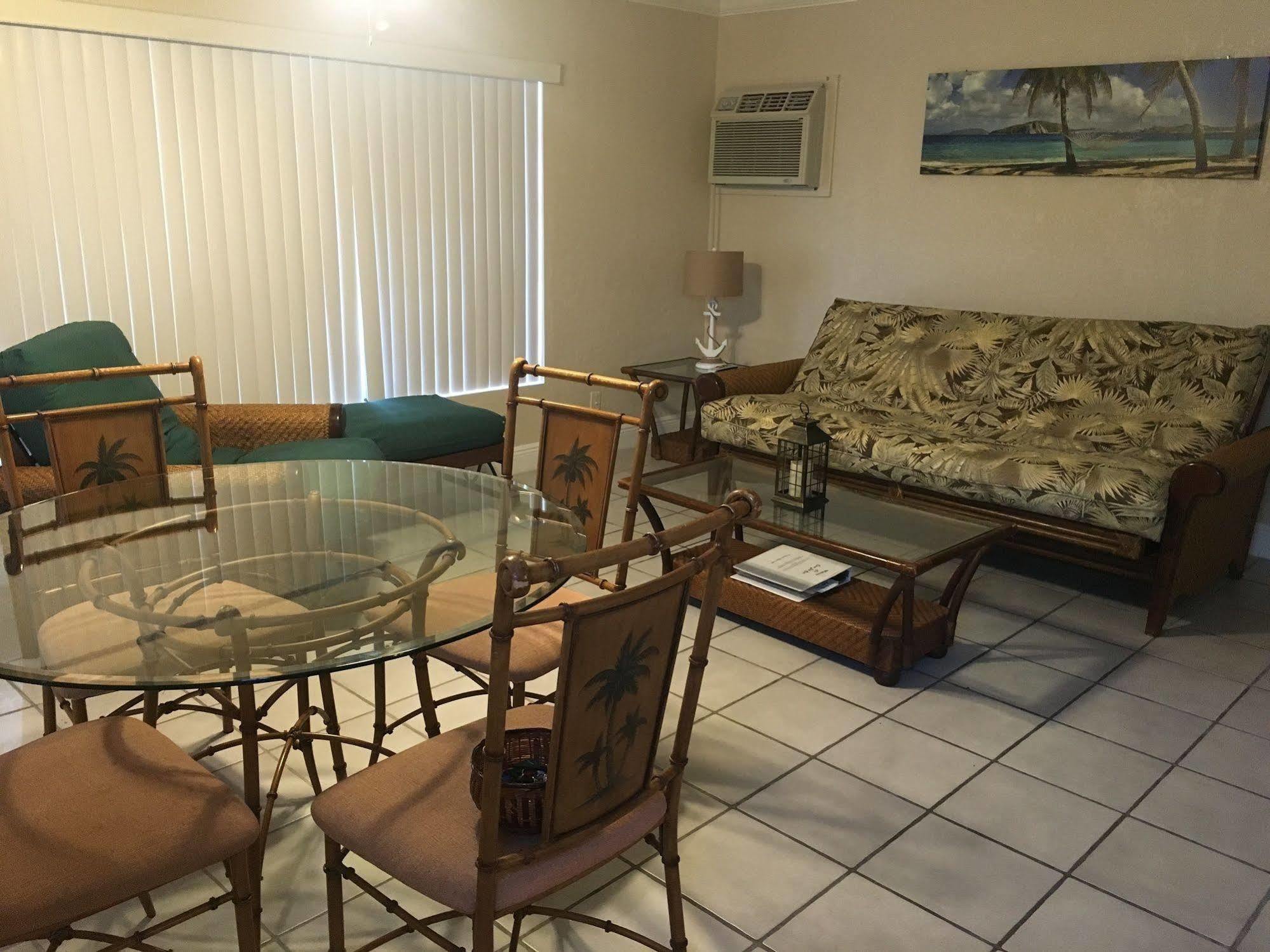 Casa Del Sol Waterfront & Marina Resort