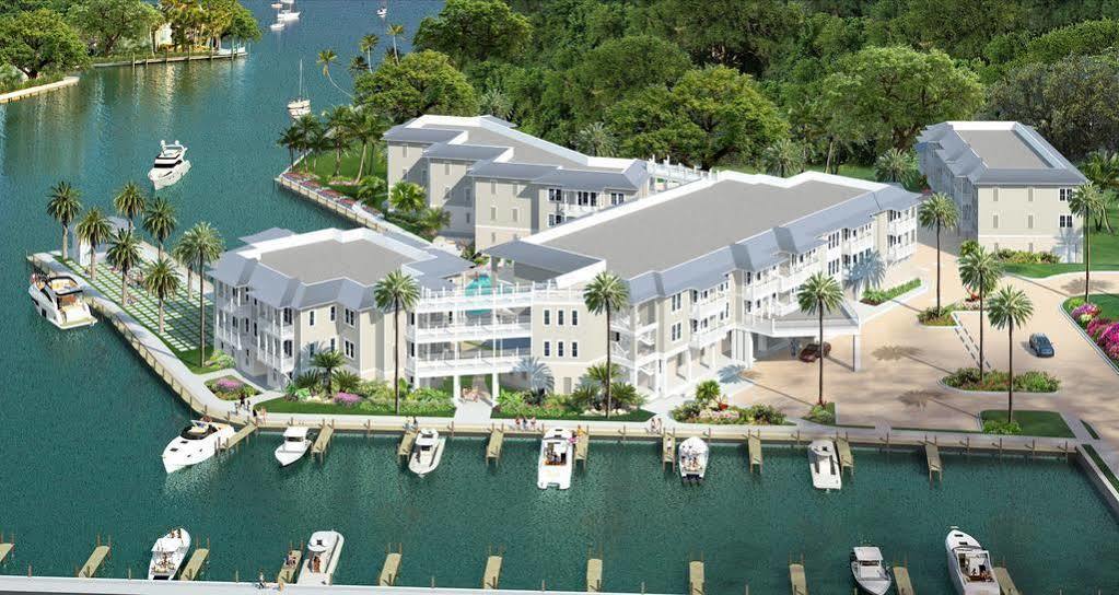 Hotel Waterline & Marina, Autograph Collection Holmes Beach