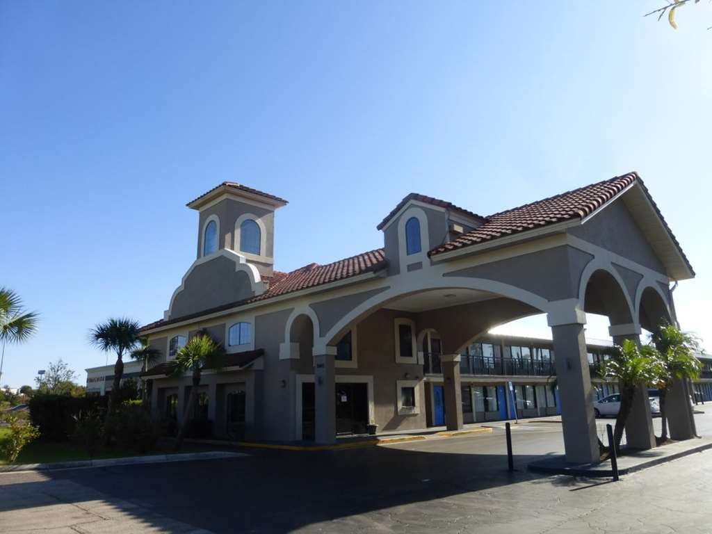 Red Roof Plus+ St. Augustine