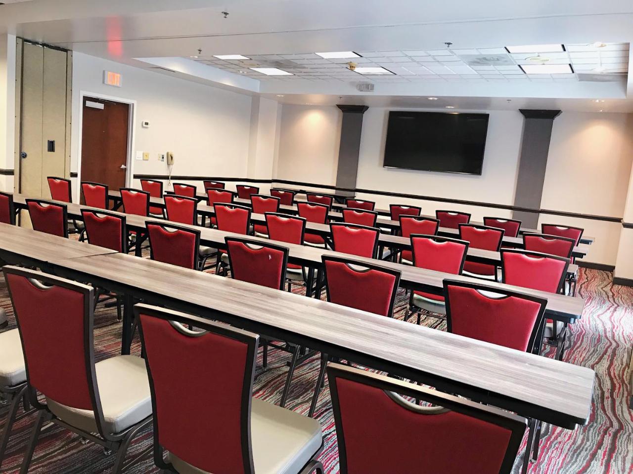 Ramada By Wyndham Airport- Free Airport Shuttle Hotel Orlando