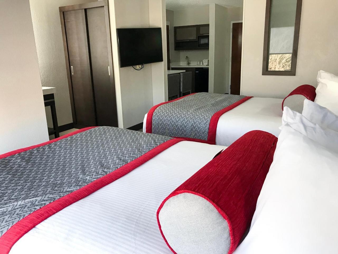 Ramada By Wyndham Airport- Free Airport Shuttle 3* Orlando