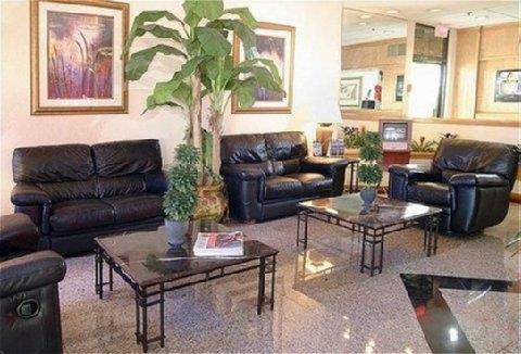 North Miami Gardens & (adults Only) 2*