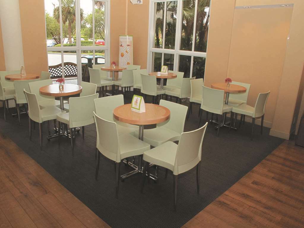 Hotel La Quinta By Wyndham Downtown 3*