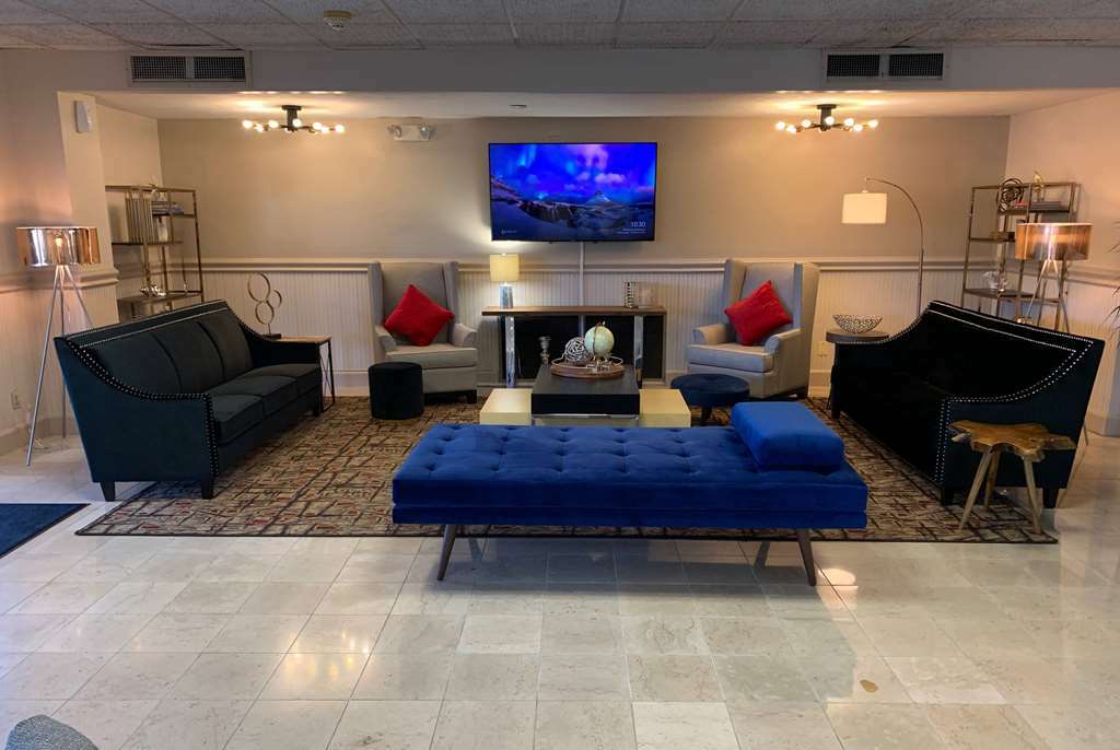 Hotel Ramada By Wyndham Waterfront 2*