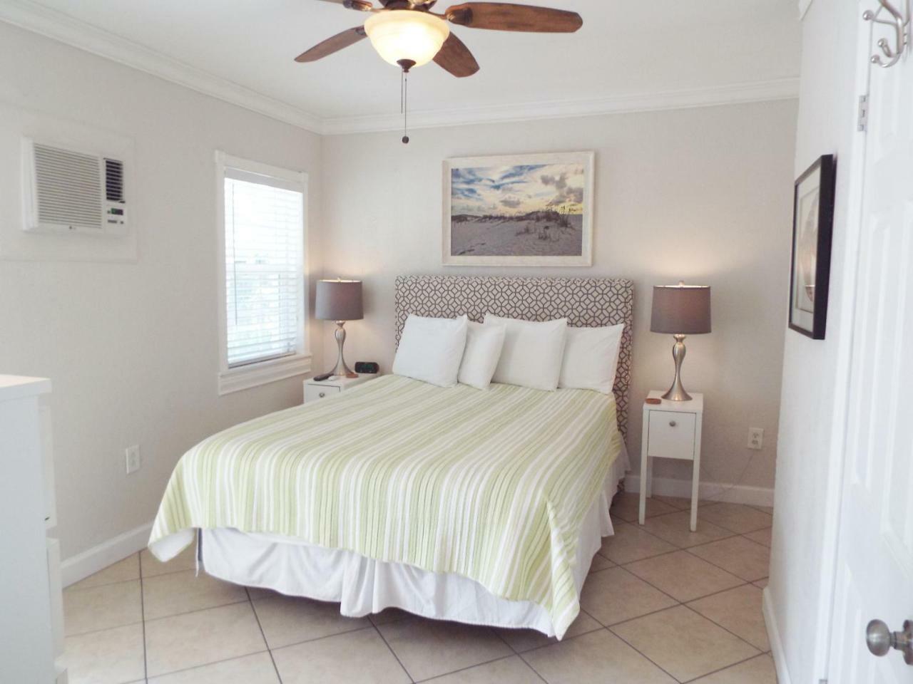 Haley's At Anna Maria Island Motel 2*