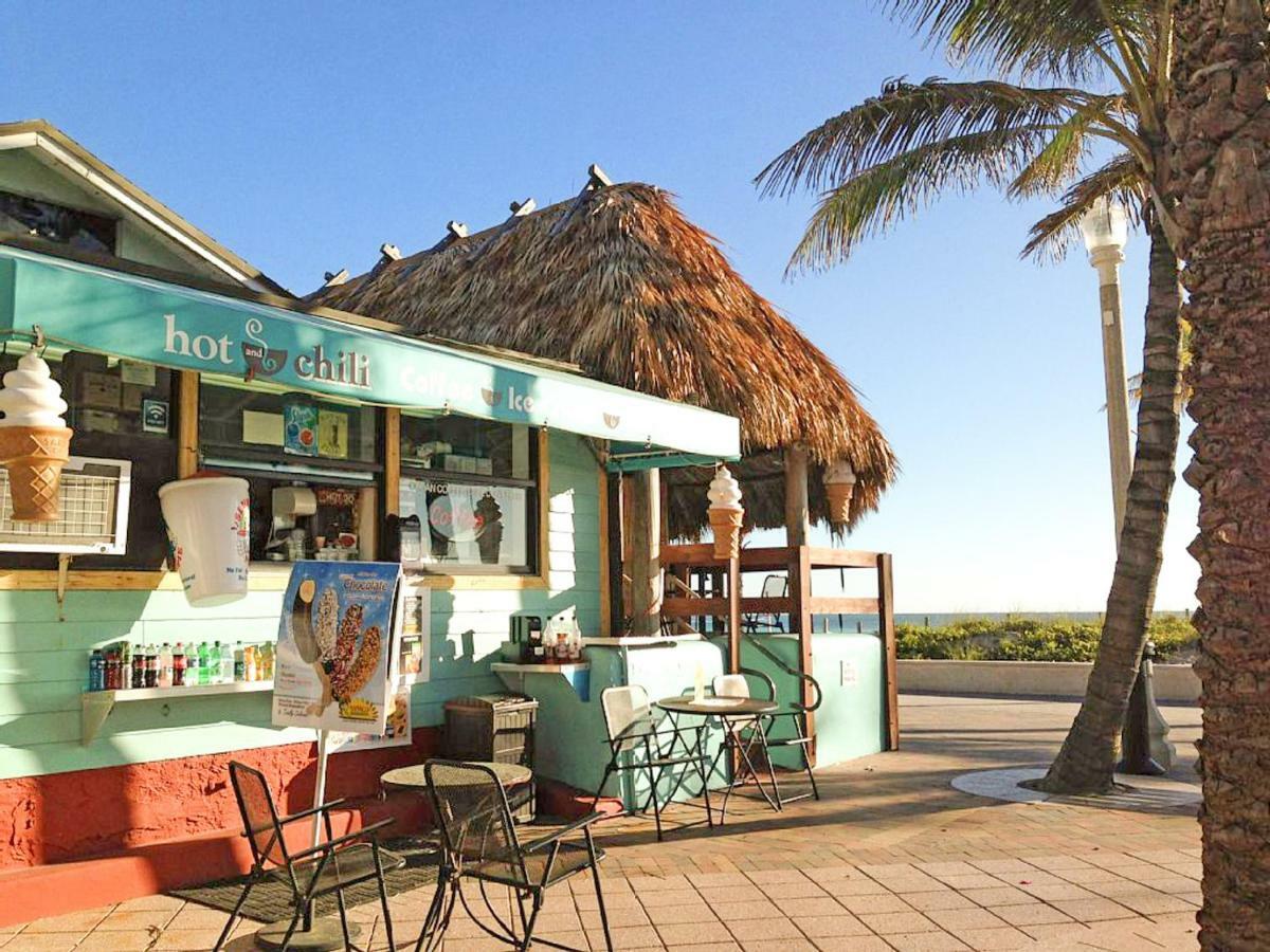 Art Deco Beach Bungalows *
