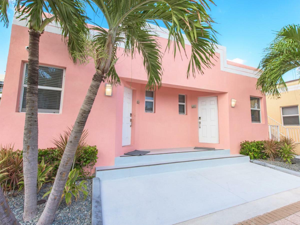 Art Deco Beach Bungalows Holiday home
