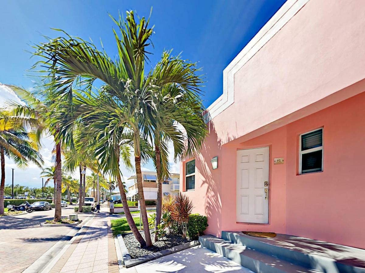 Art Deco Beach Bungalows Holiday home