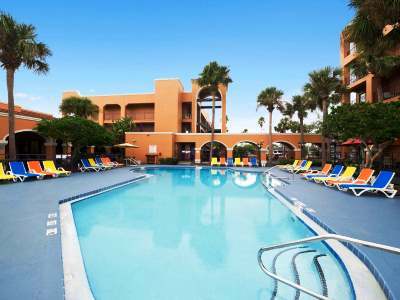 Hotel Ramada By Wyndham Downtown