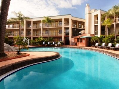 Hotel Baymont By Wyndham Near Busch Gardens Tampa