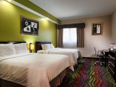 Hotel Days & By Wyndham North Naples