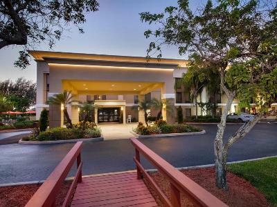 Hotel Hampton - I-75 3*