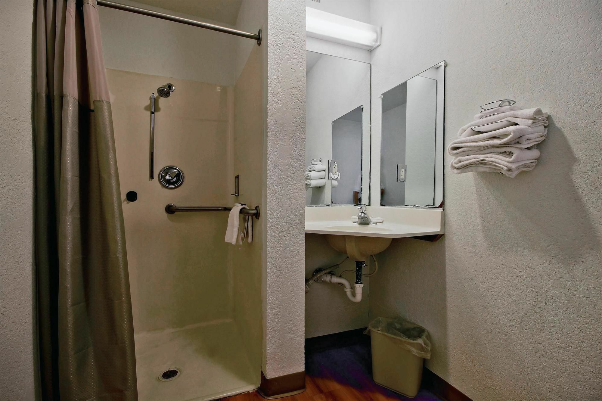 Travelodge By Wyndham Pompano 2*