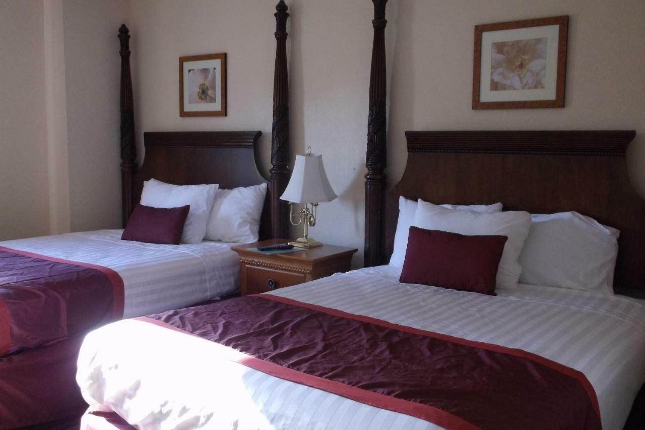 Days & By Wyndham Resort Okeechobee