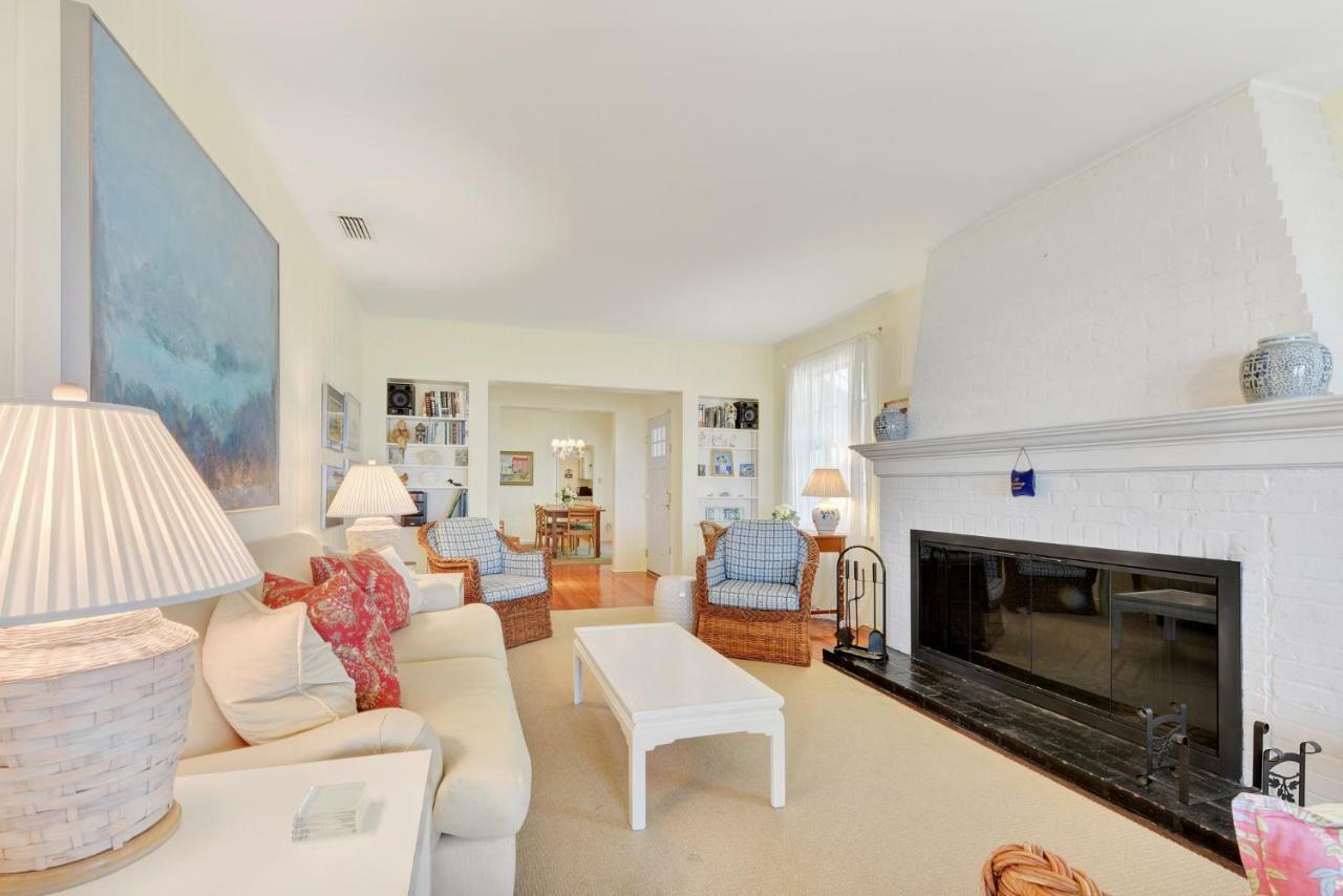 3939 Duval Drive Beachfront, 5 Bedrooms, Gas Grill, Wifi, Sleeps 10