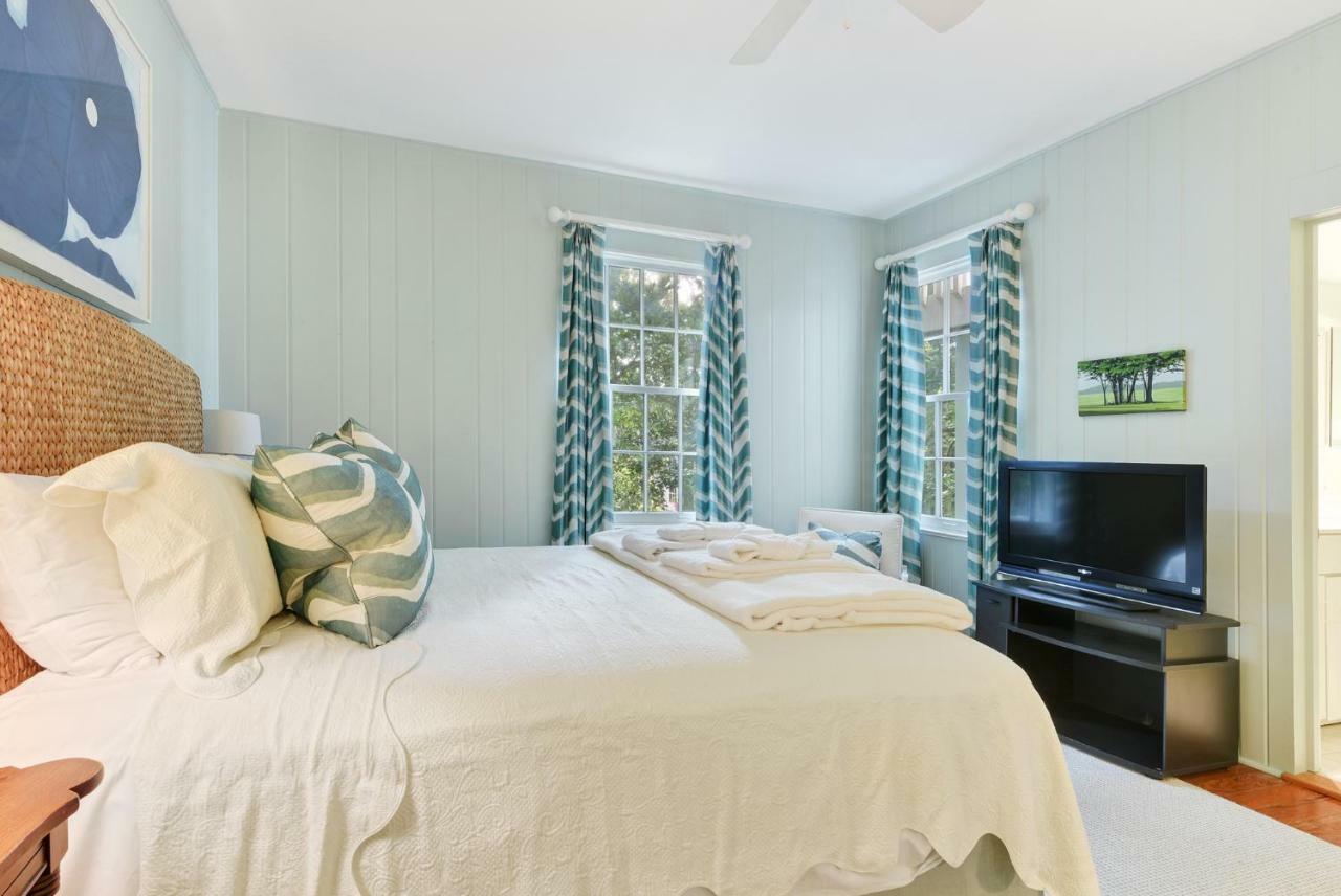 3939 Duval Drive Beachfront, 5 Bedrooms, Gas Grill, Wifi, Sleeps 10 Holiday home *