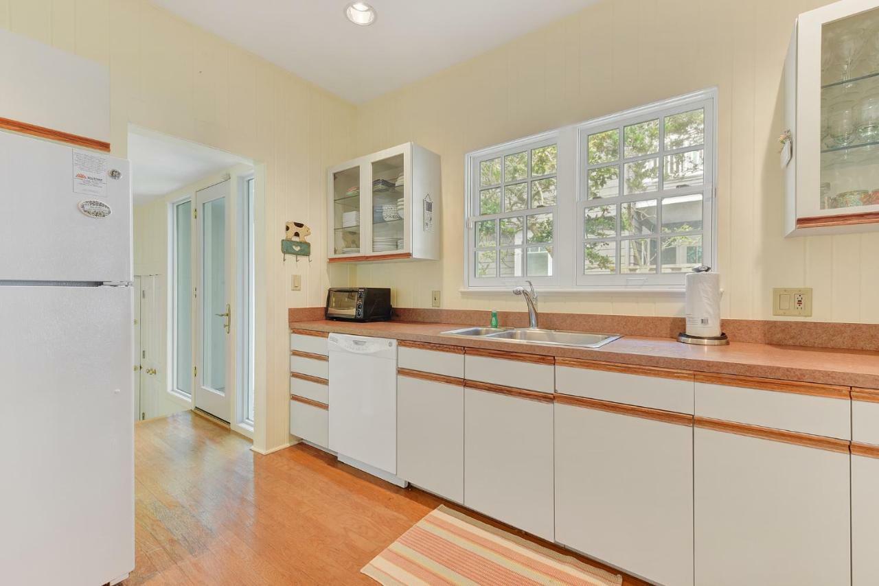 3939 Duval Drive Beachfront, 5 Bedrooms, Gas Grill, Wifi, Sleeps 10