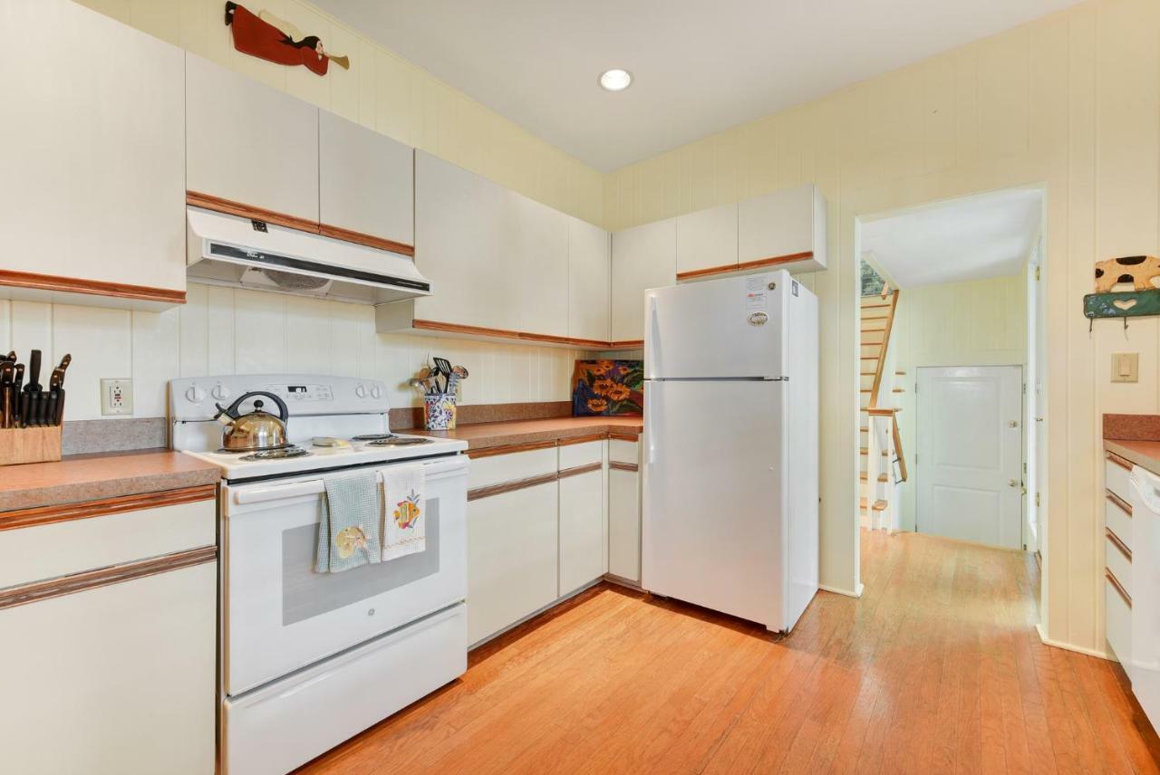 3939 Duval Drive Beachfront, 5 Bedrooms, Gas Grill, Wifi, Sleeps 10 Holiday home
