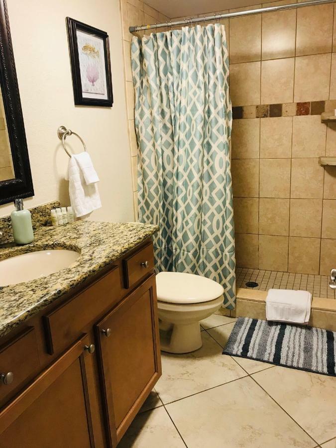 Treasure Island Beach, Fl Waterfront Located Steps Away From The Intracoastal Waterway St. Pete Beach