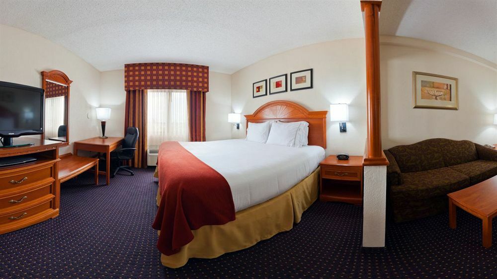 Hotel Express And Lauderdale Airport West By Ihg