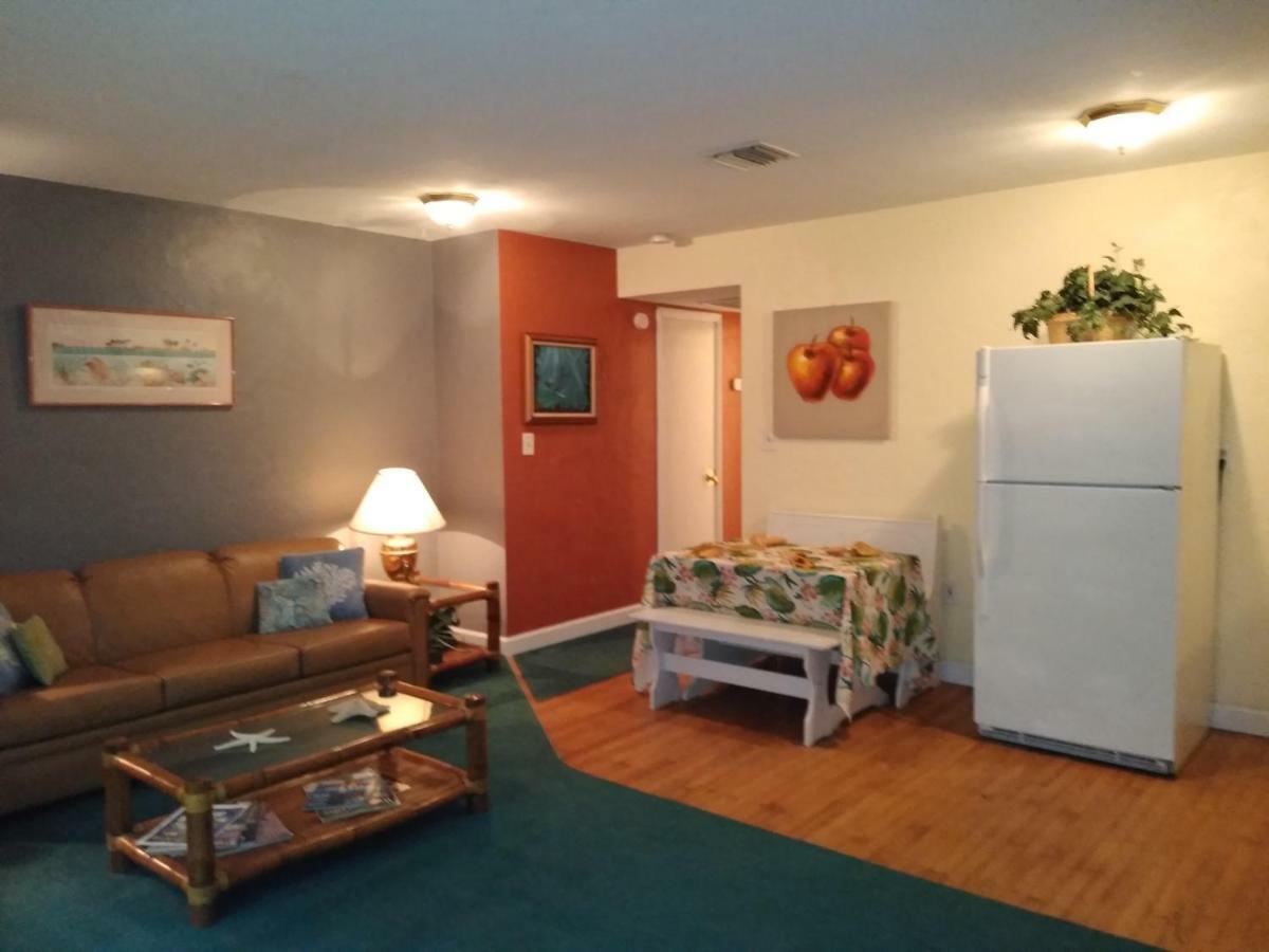 Motel Swashbuckler Treasure Island
