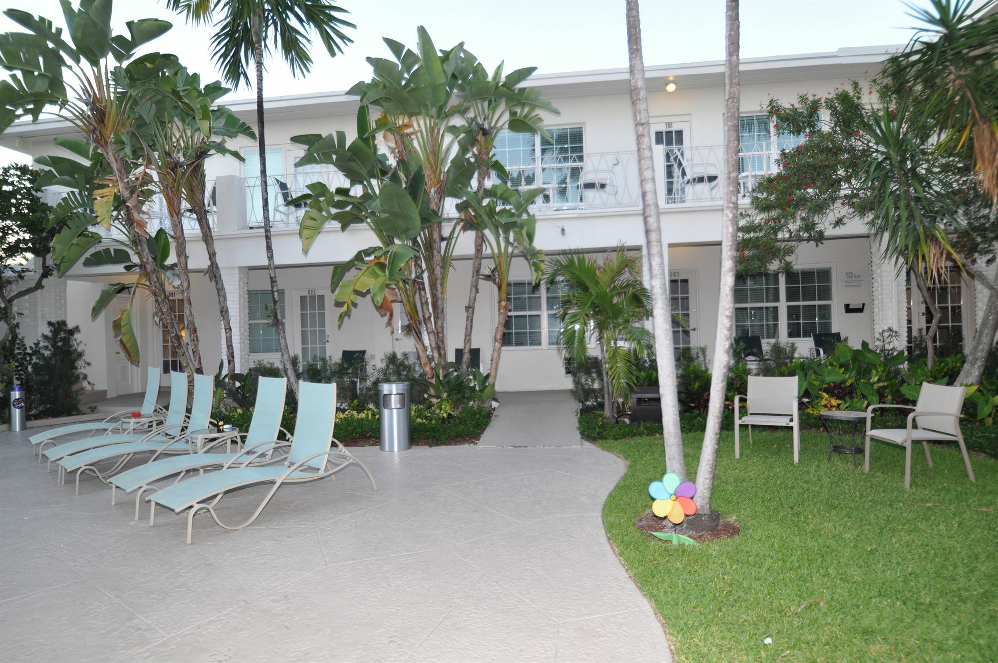 Grand Palm Plaza