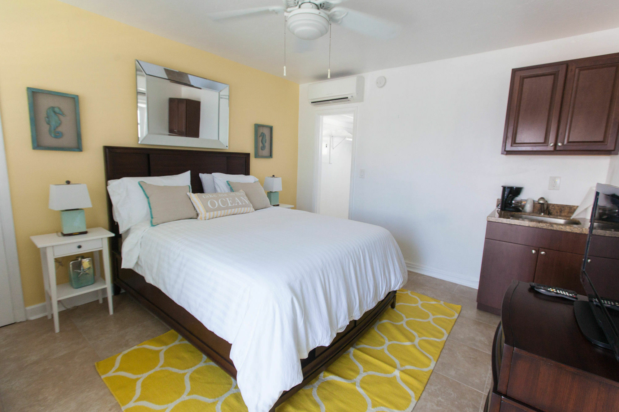 Makani House 335 Hotel 4*