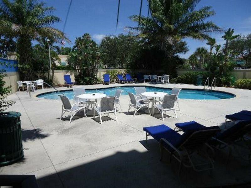 Hotel Express - West By Ihg Boca Raton