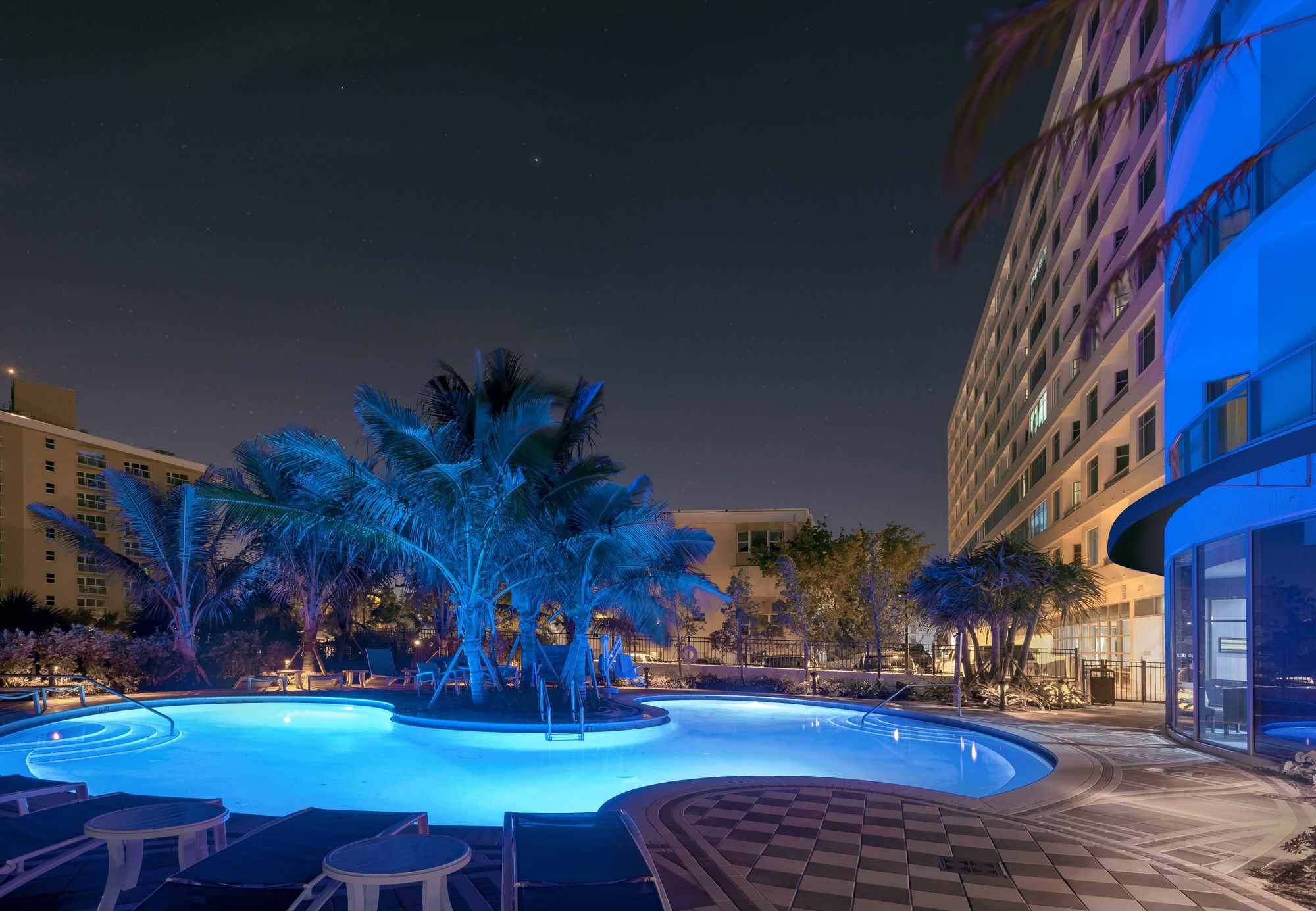 Lauderdale Pompano Beach/oceanfront