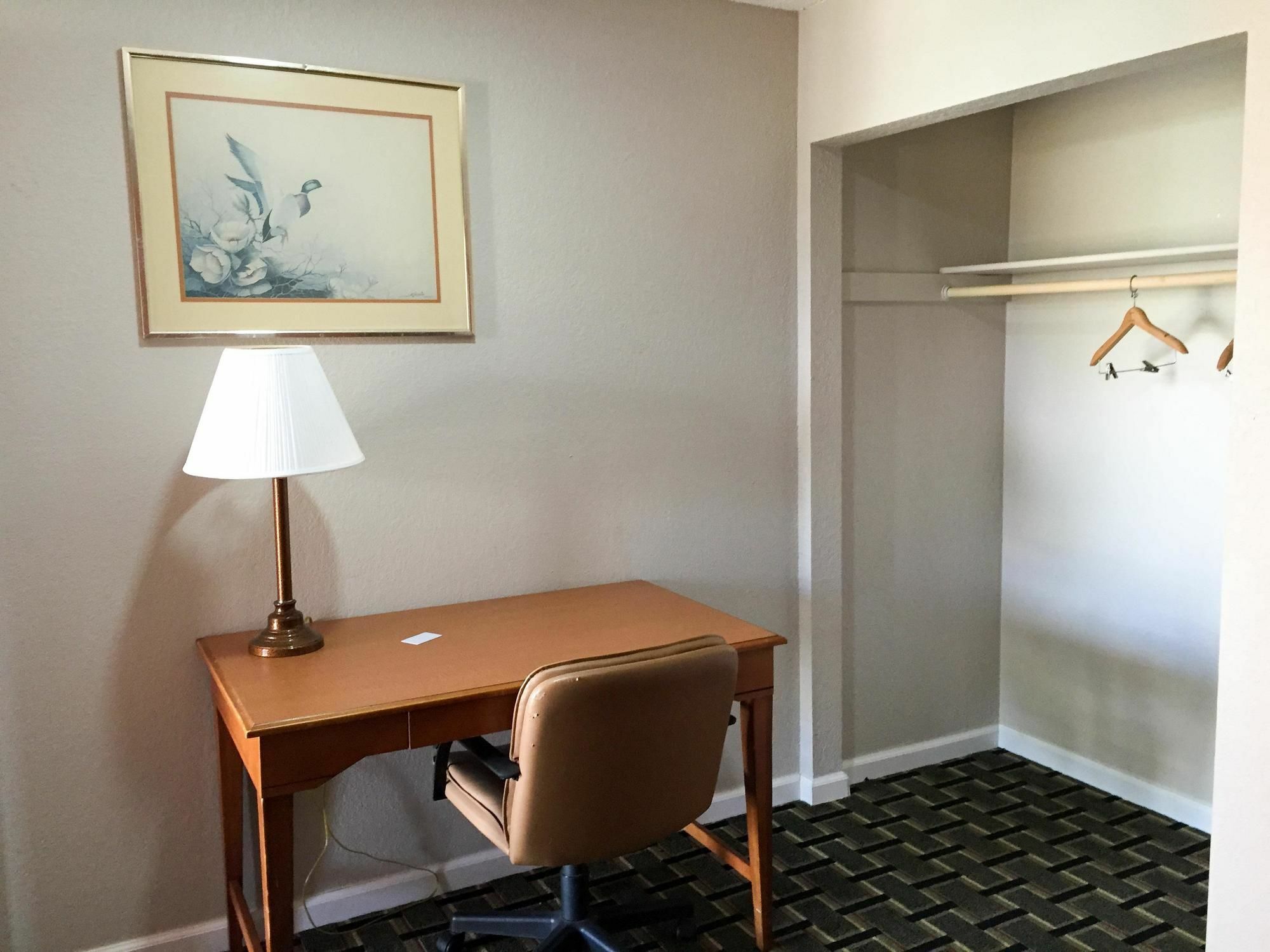 Hotel 6 Englewood, Fl 2*