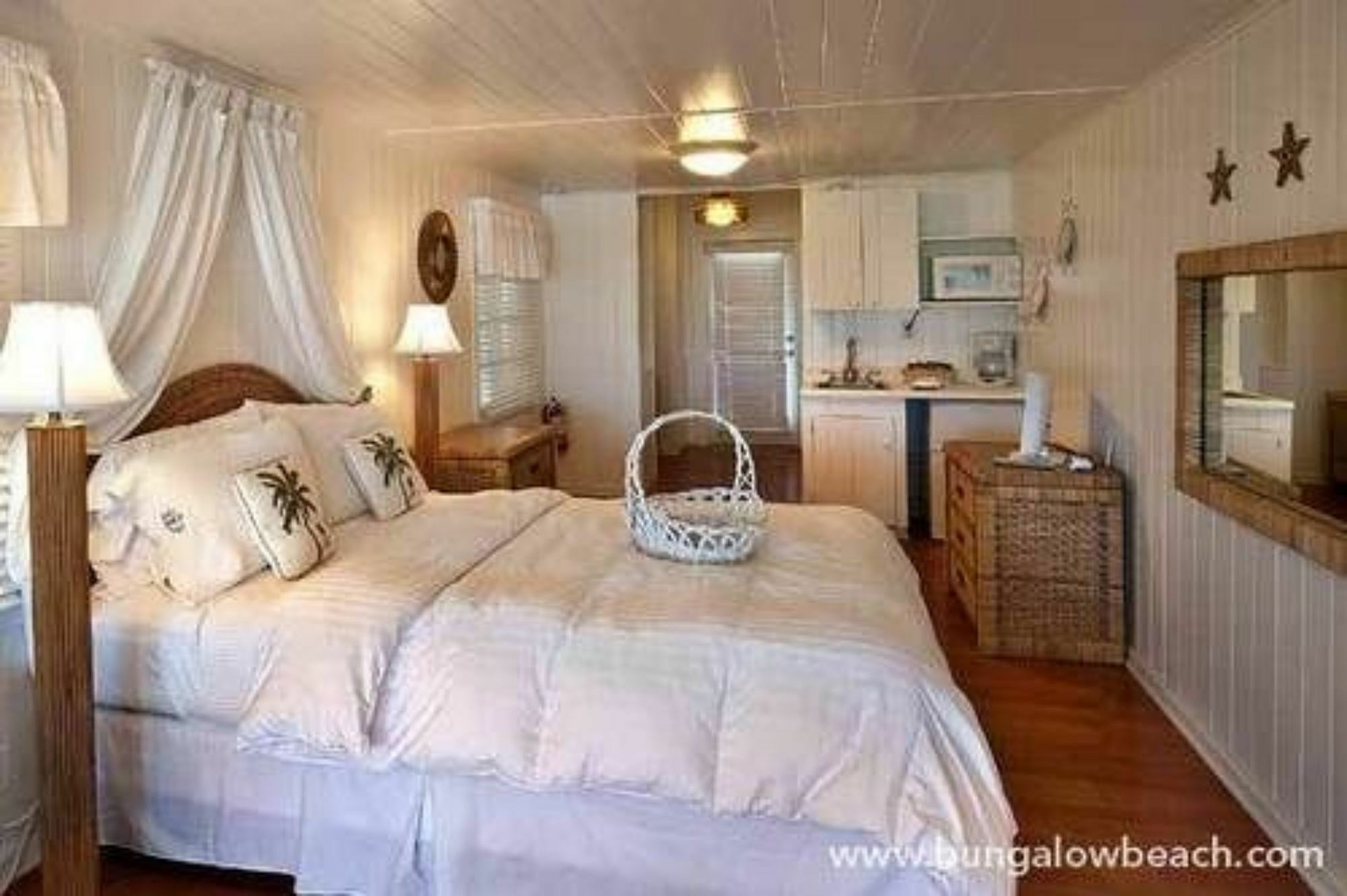 Resort Bungalow Beach Resort