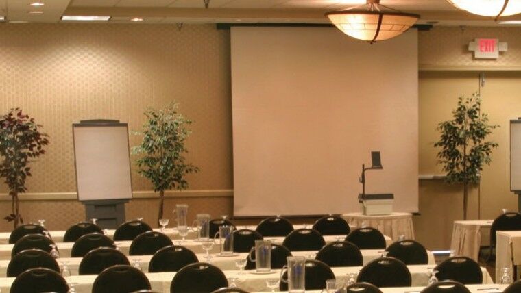 Sawgrass Grand And Sports Complex Hotel