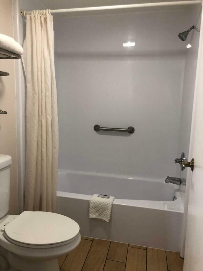 Sun Coast Motel 2*
