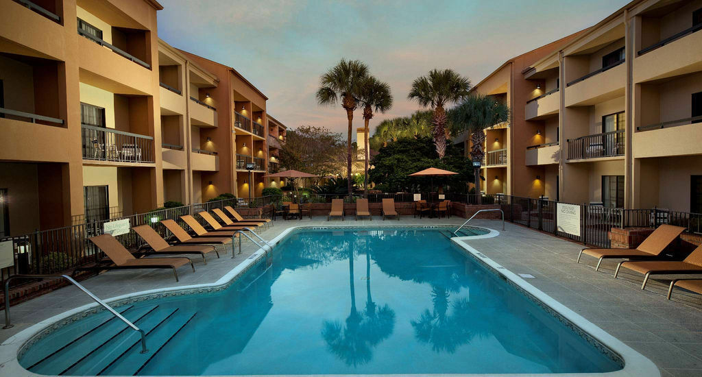 Courtyard By Marriott At The Mayo Clinic Campus/beaches 3*