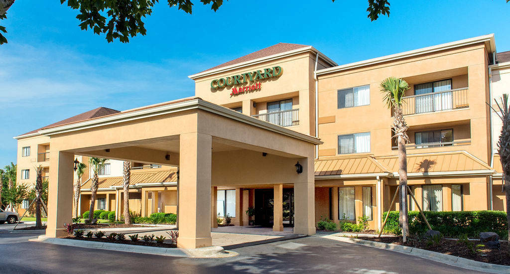 Courtyard By Marriott Hotel