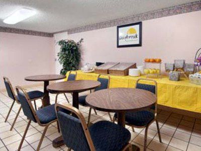 Hotel 6-tampa, Fl - Fairgrounds
