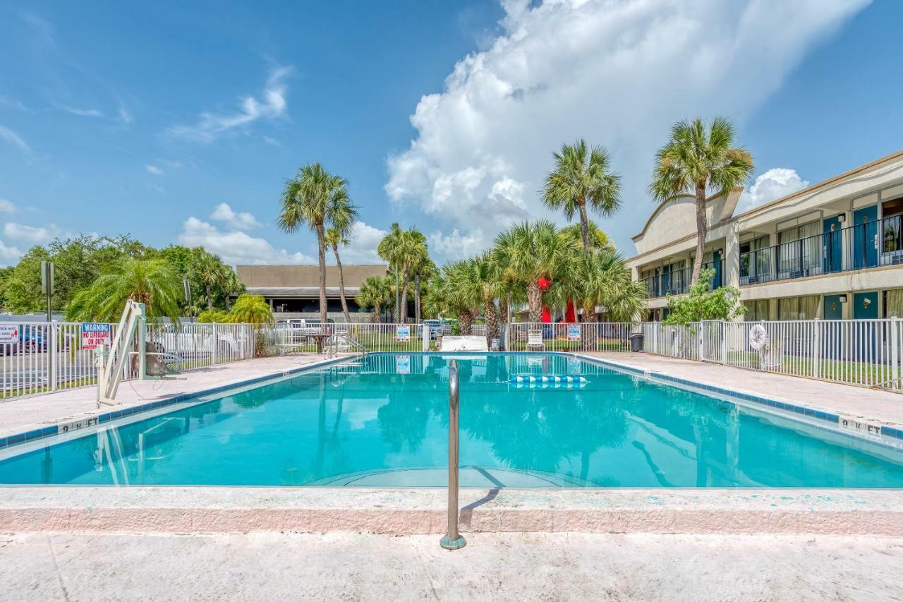 Hotel Bayside - Clearwater Pinellas Park