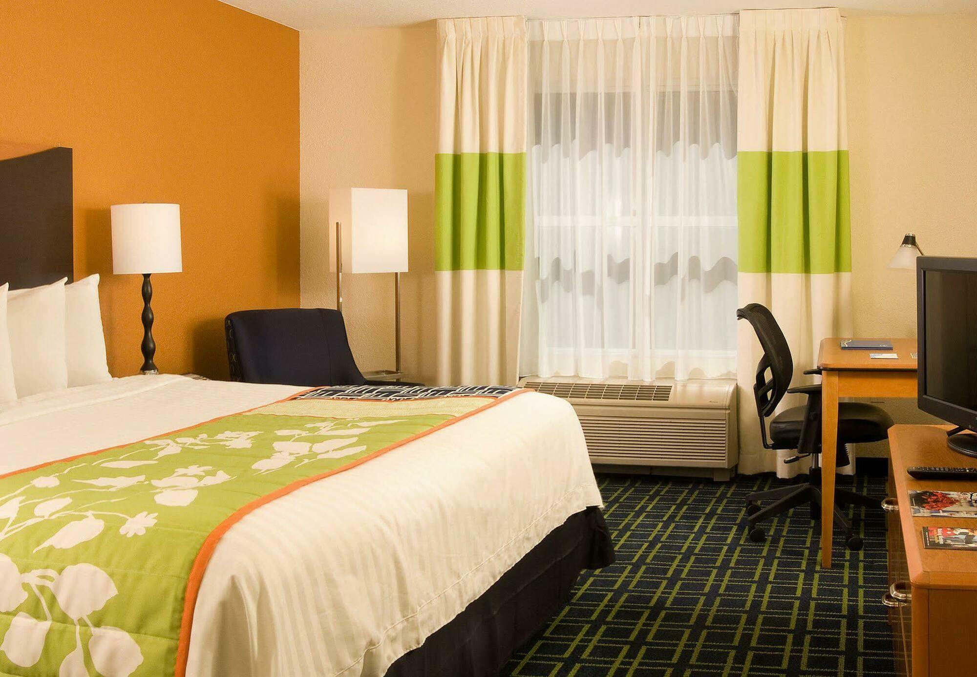 Fairfield & By Marriott Orlando Buena Vista 3*