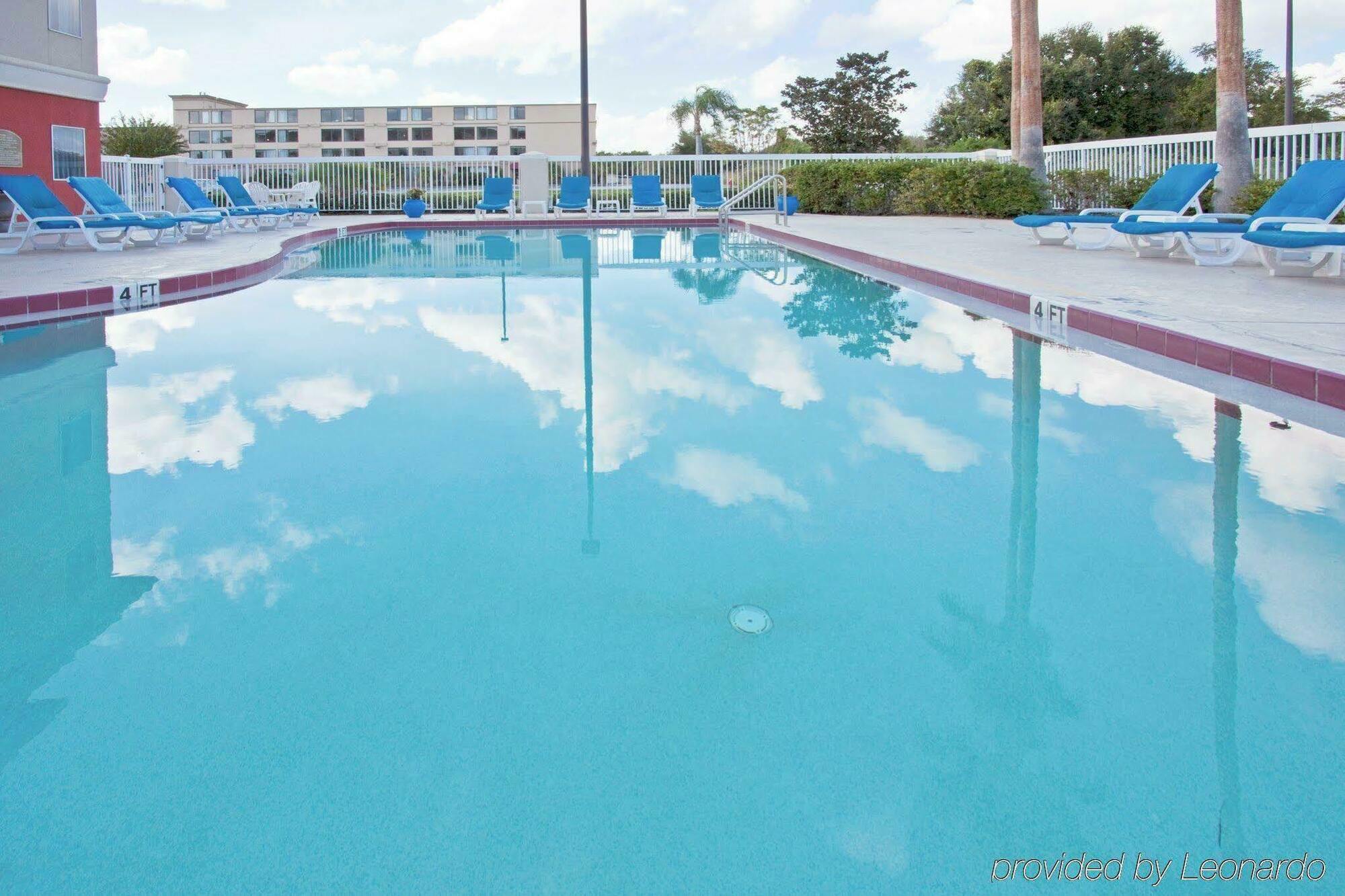 Express & International Airport By Ihg Hotel