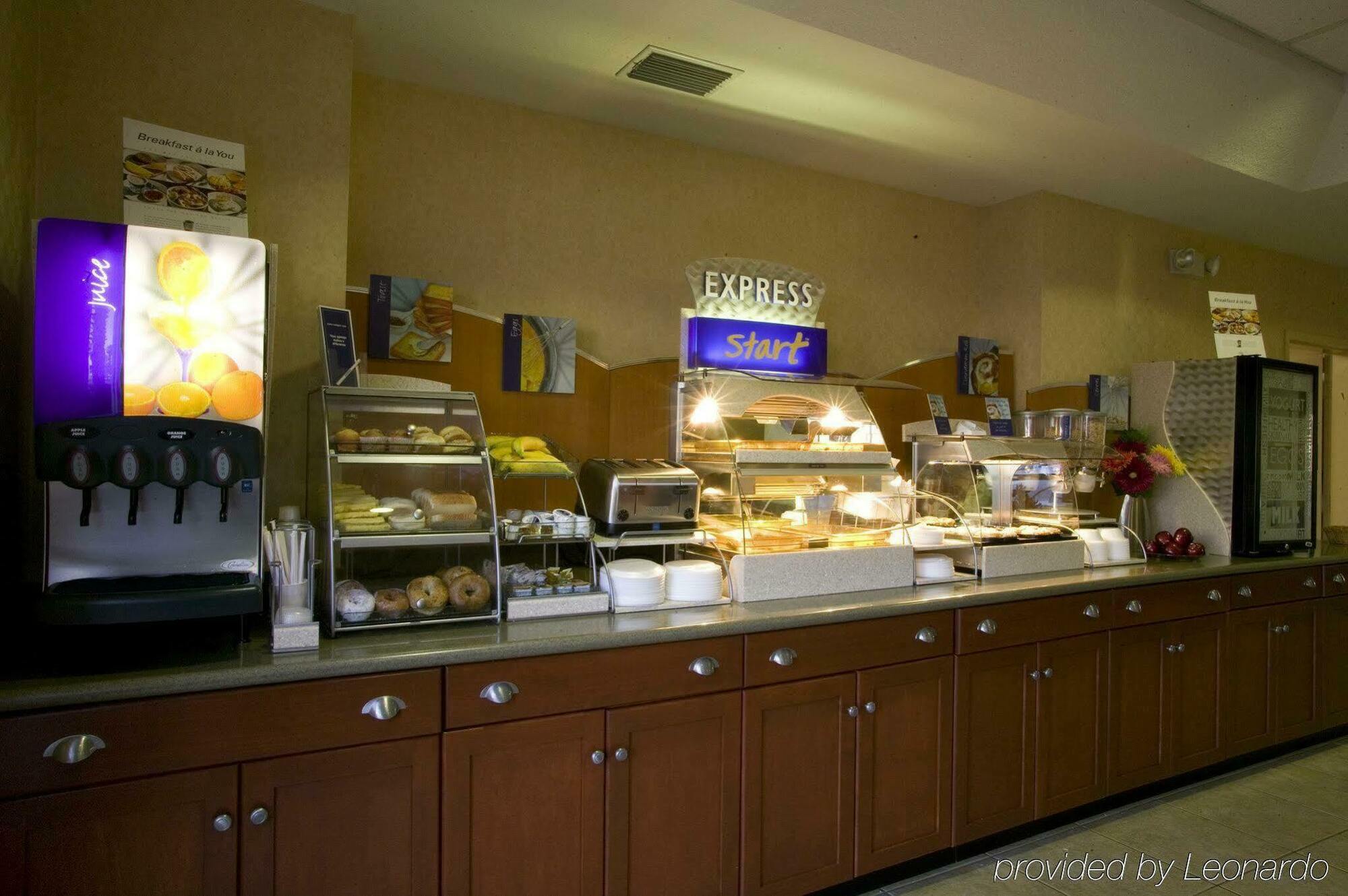 Express & International Airport By Ihg Hotel Orlando