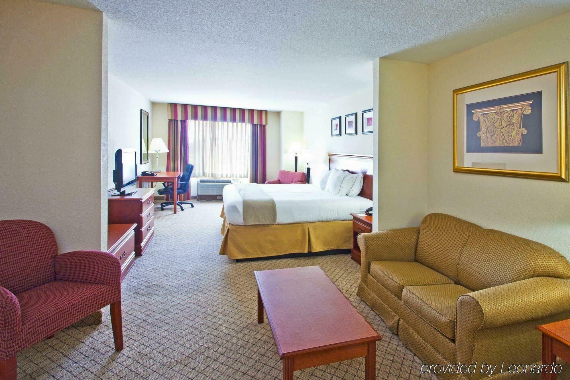 Hotel Express & Tampa-fairgrounds-casino By Ihg Tampa