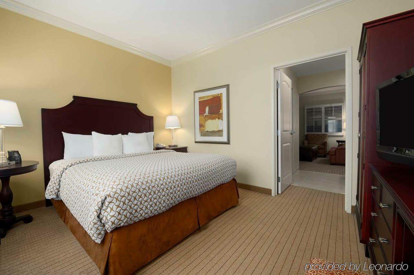 Embassy By Hilton Tampa Brandon