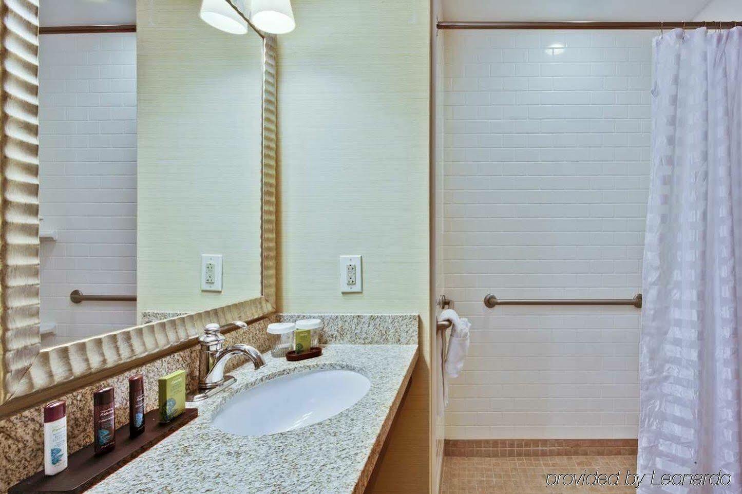 Embassy By Hilton Brandon 4* Tampa